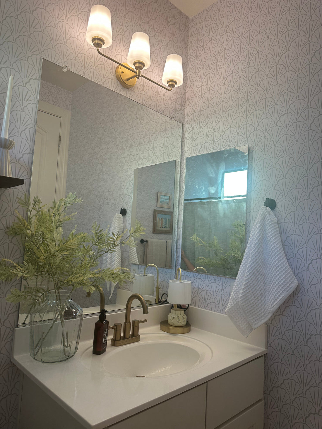 Coralie Geometric Wallpaper, Coastal Minimalist Wall Decor