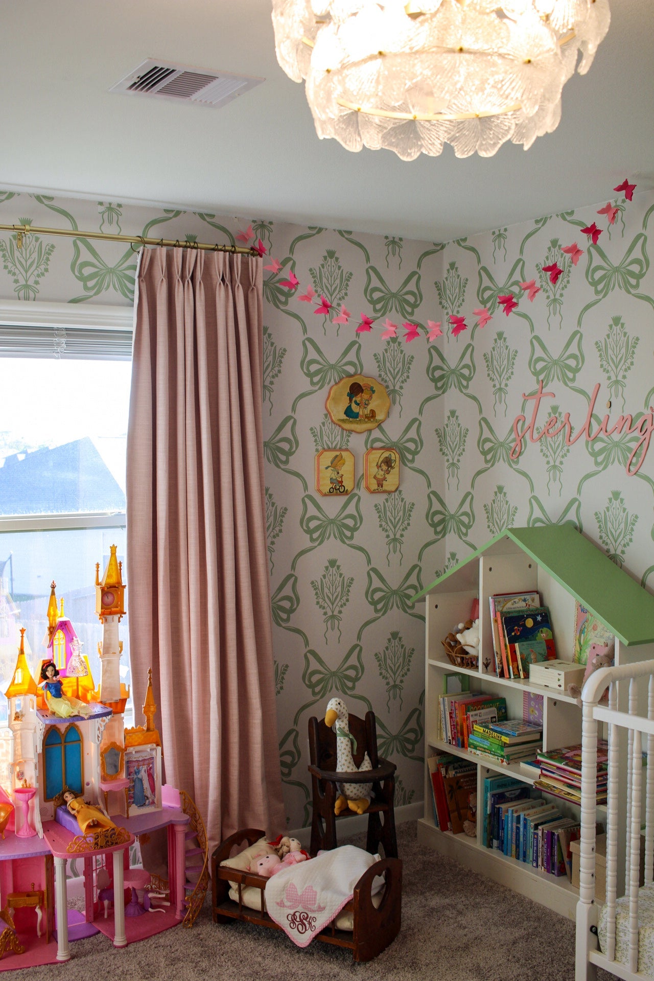 Lacey Removable Wallpaper for Sophisticated Home Decor