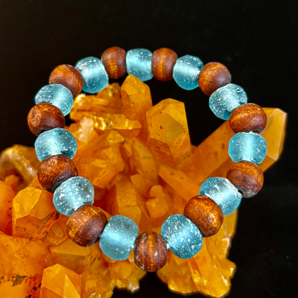 Ocean Drift Recycled Sea Glass Bracelet – Light Blue Coastal Wood Bead Stretch Bracelet 🌊