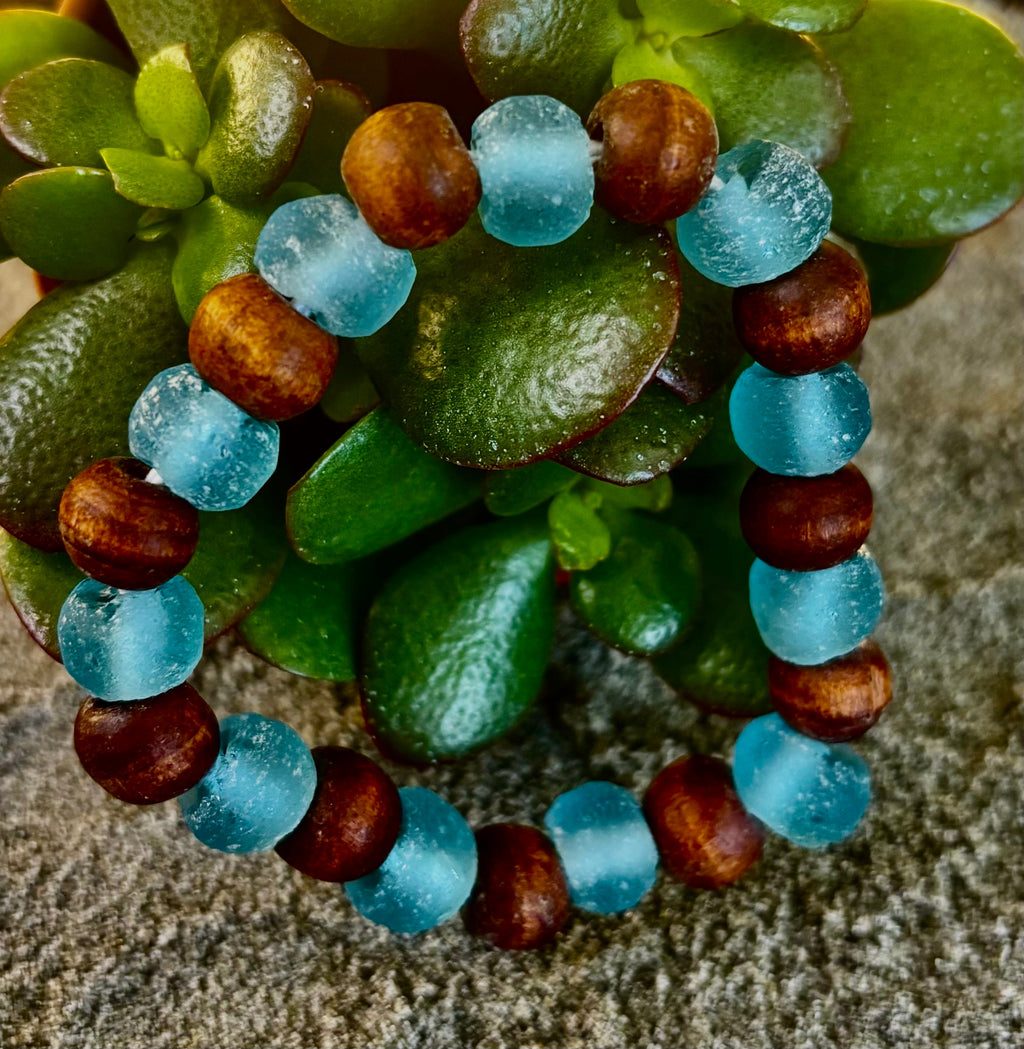 Ocean Drift Recycled Sea Glass Bracelet – Light Blue Coastal Wood Bead Stretch Bracelet 🌊