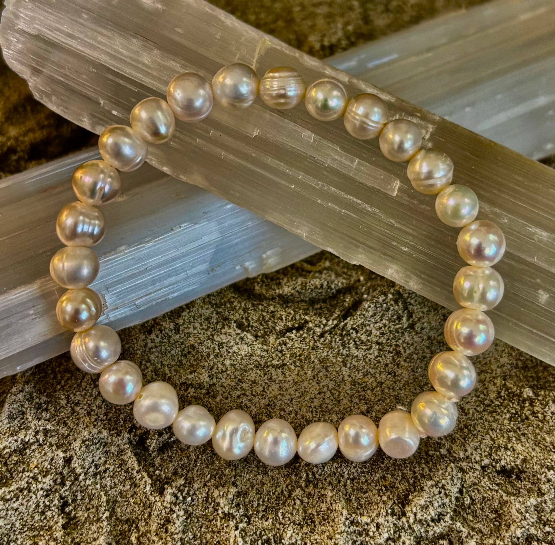 Luminous Grace Freshwater Pearl Bracelet – 6mm & 8mm White Pearl Stretch Bracelet