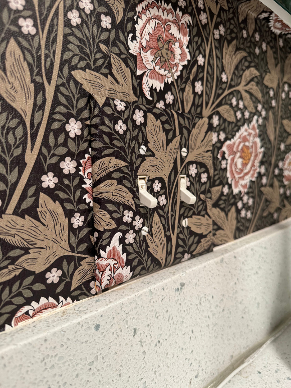 Agnes Floral Wallpaper in Beige and Brown Traditional Cottagecore