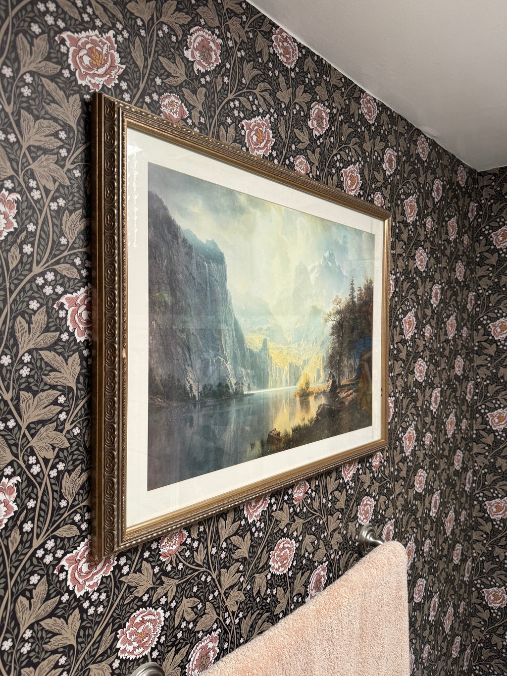 Agnes Floral Wallpaper in Beige and Brown Traditional Cottagecore