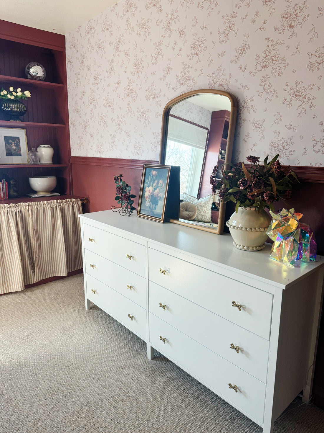 Gretl Floral Removable Wallpaper in Dusty-Rose and Off-White