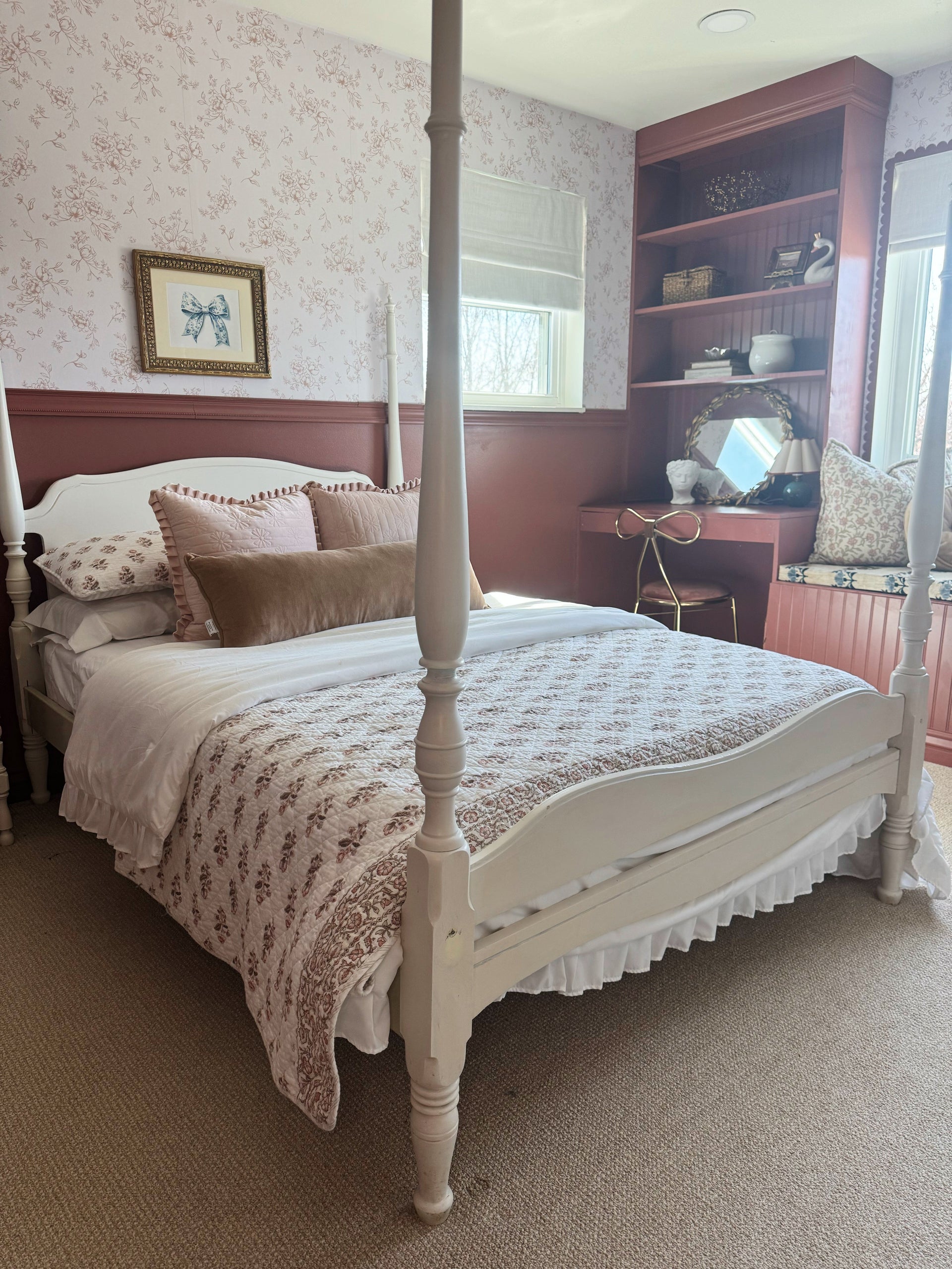 Gretl Floral Removable Wallpaper in Dusty-Rose and Off-White
