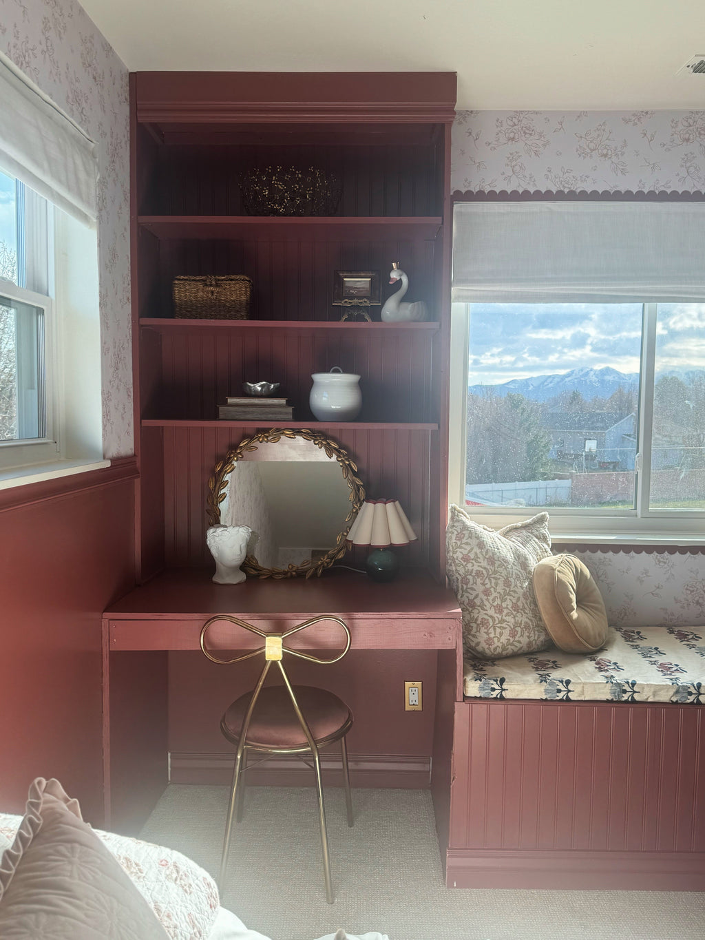 Gretl Floral Removable Wallpaper in Dusty-Rose and Off-White