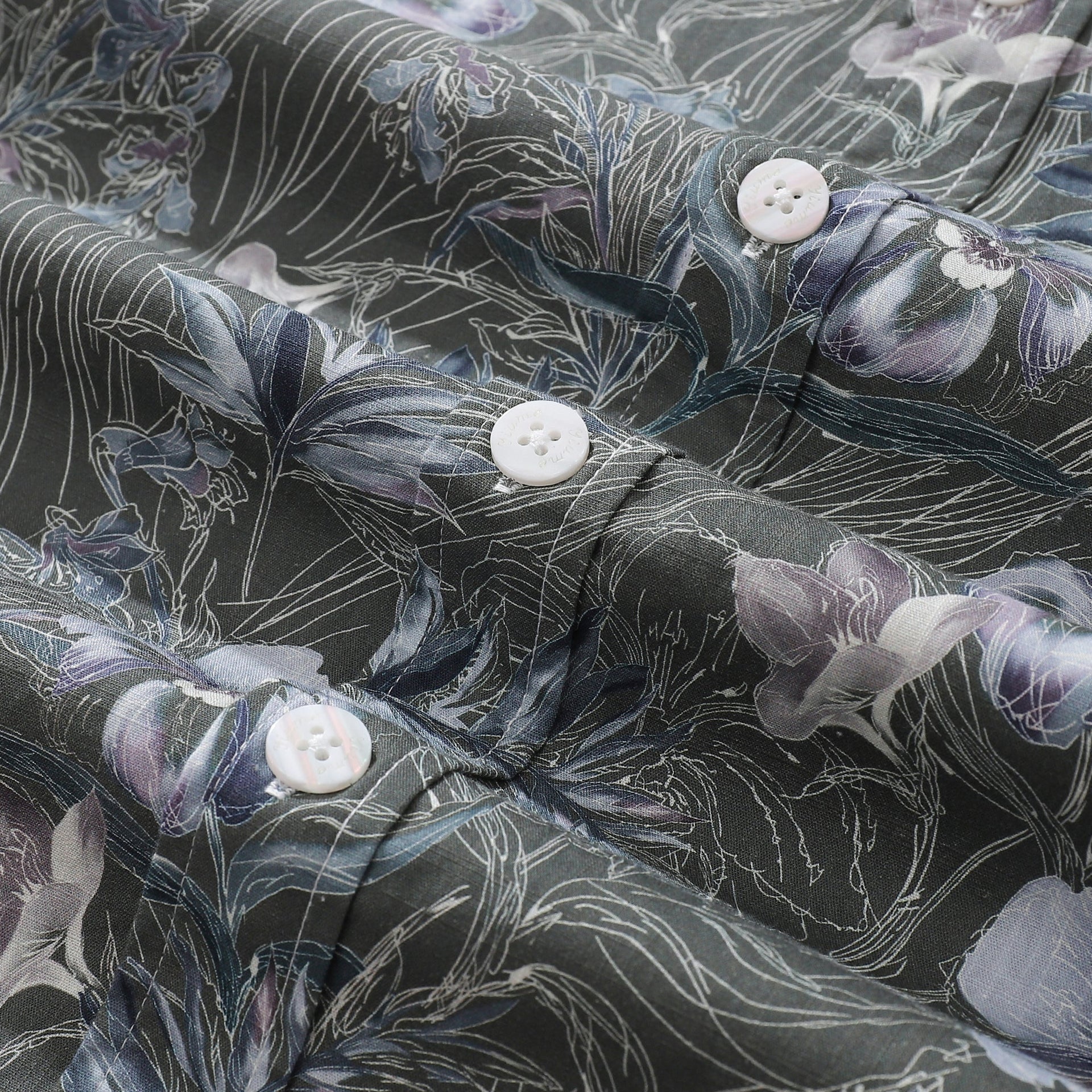 1920s Vintage Floral Aloha Shirt in Grey Blue and White
