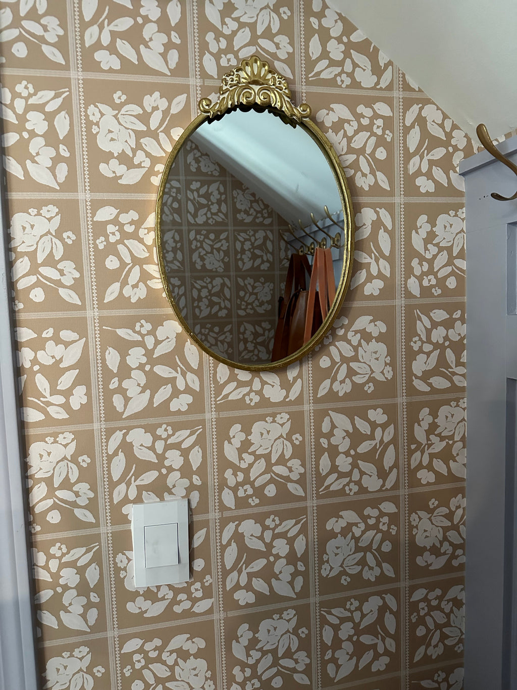 Francine Vintage-Inspired Floral Wallpaper - Light Blue & White