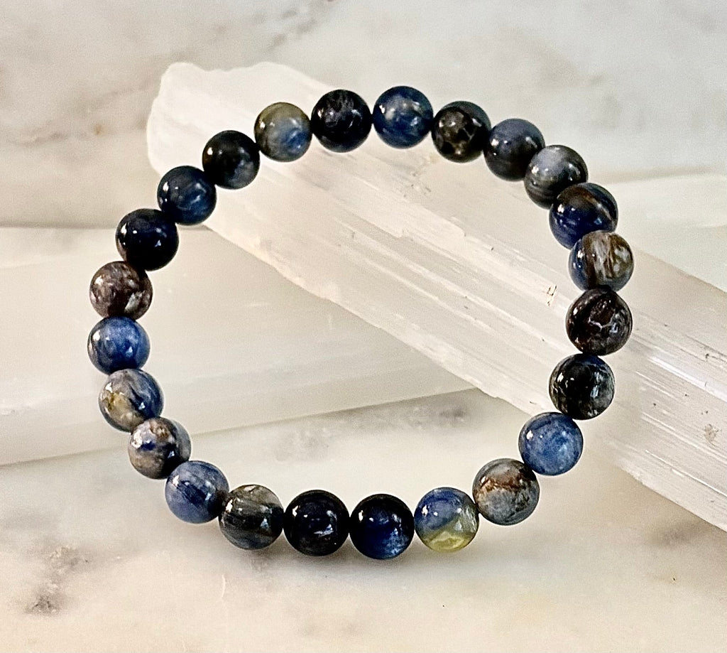 Reiki-Infused Blue Kyanite Bracelet for Clear Communication, High Vibration & Alignment (8mm)