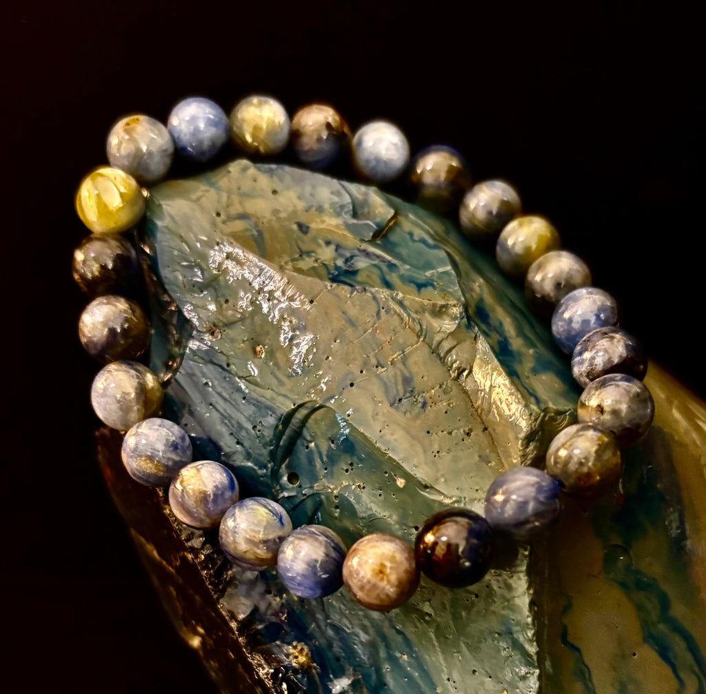 Reiki-Infused Blue Kyanite Bracelet for Clear Communication, High Vibration & Alignment (8mm)