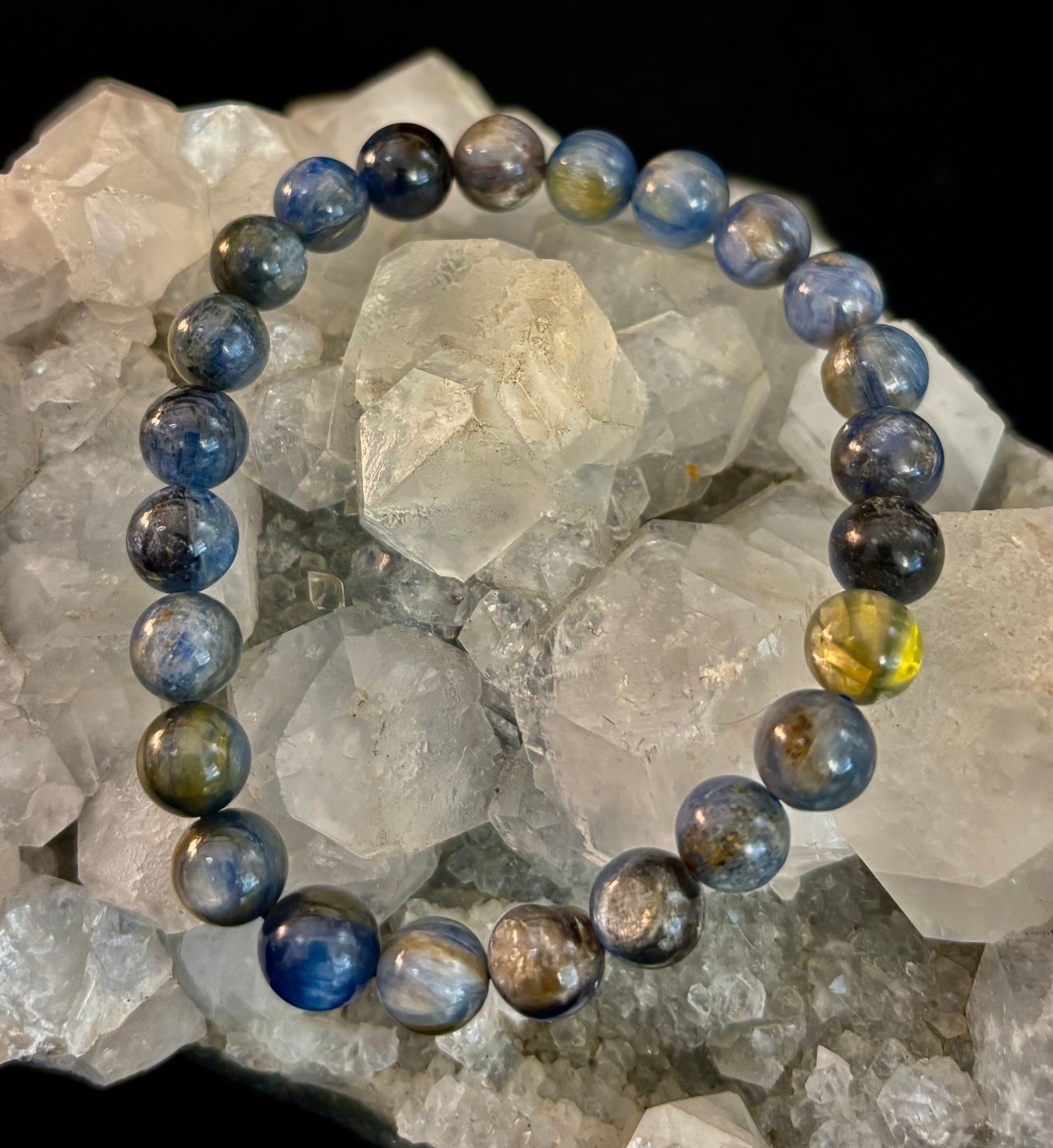 Reiki-Infused Blue Kyanite Bracelet for Clear Communication, High Vibration & Alignment (8mm)
