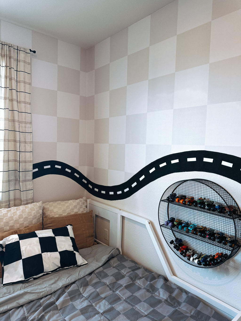 Bowie Geometric Removable Wallpaper in White and Light-Grey