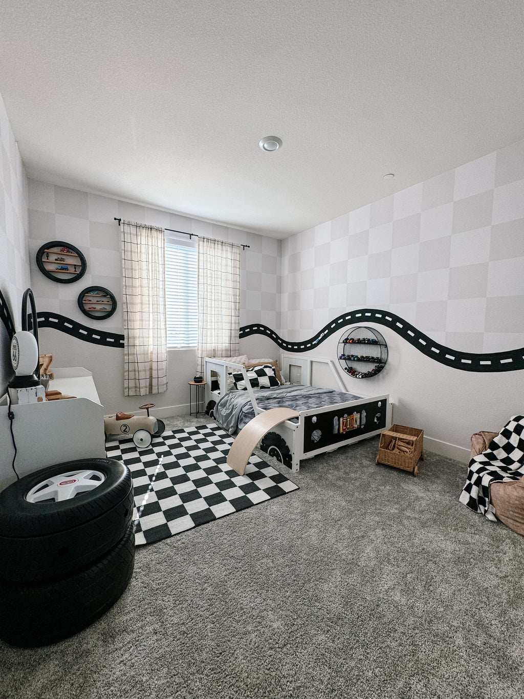 Bowie Geometric Removable Wallpaper in White and Light-Grey