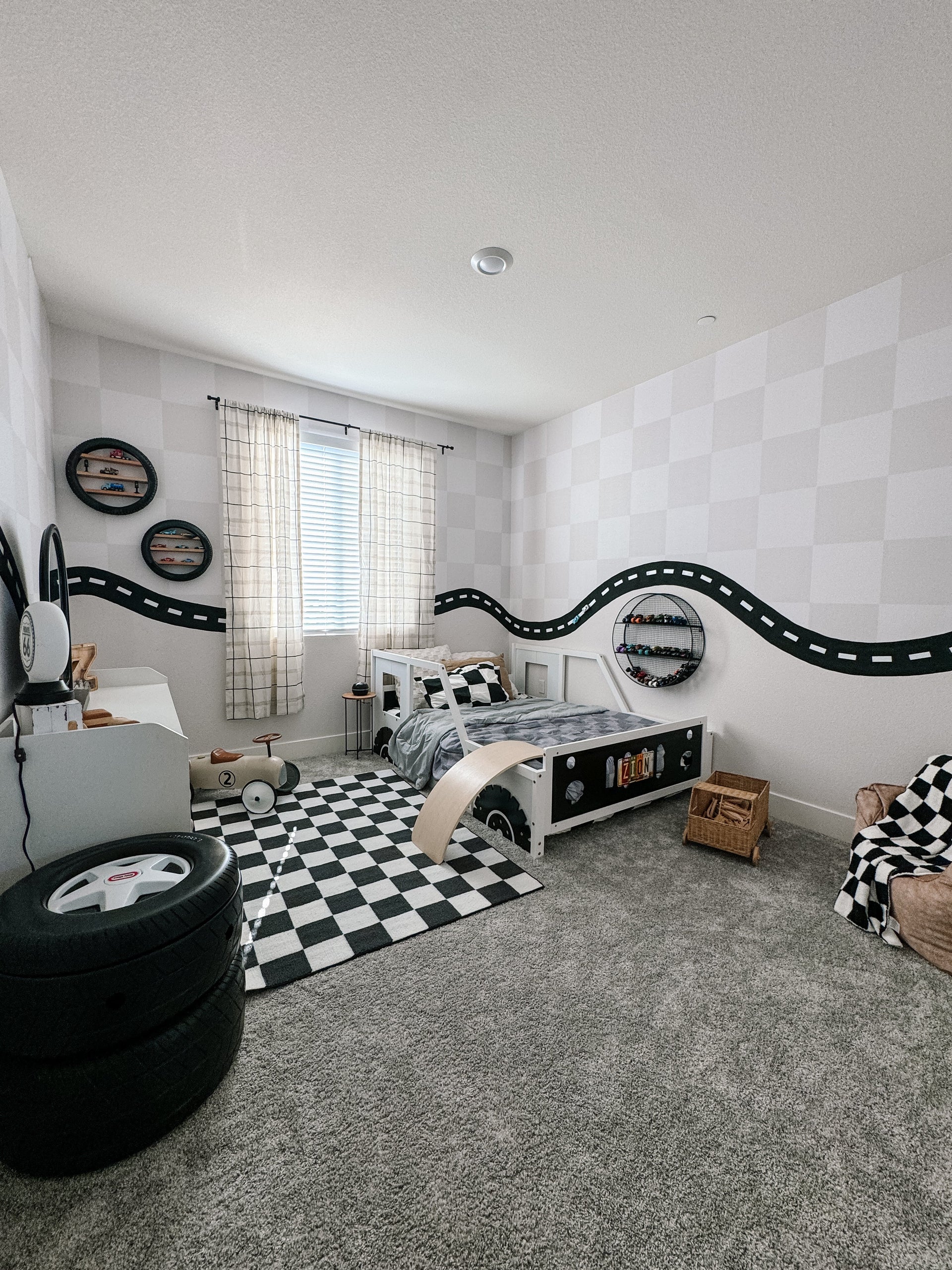 Bowie Geometric Removable Wallpaper in White and Light-Grey