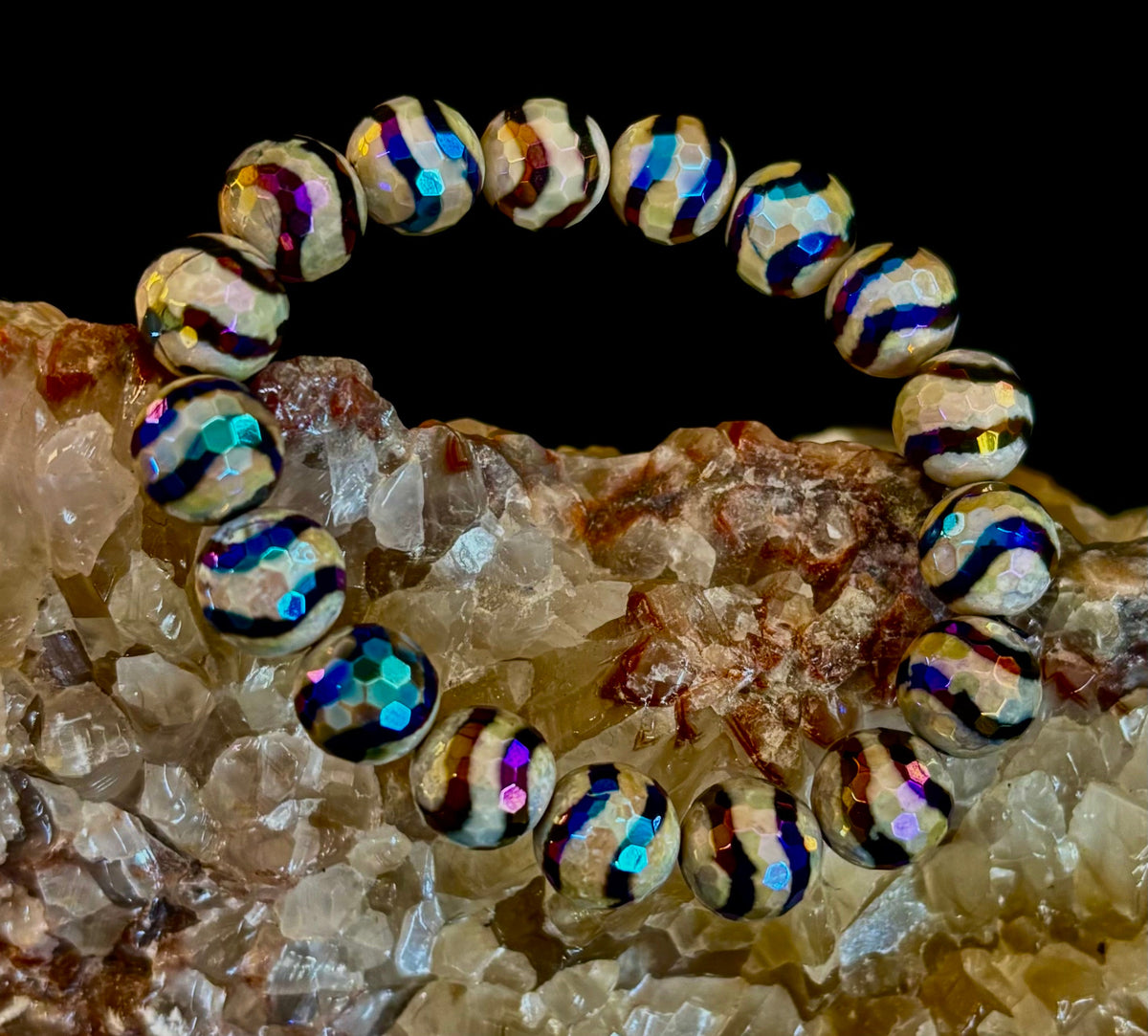 Main Character Energy – Faceted Metallic Electroplated Agate Bracelet (10mm)