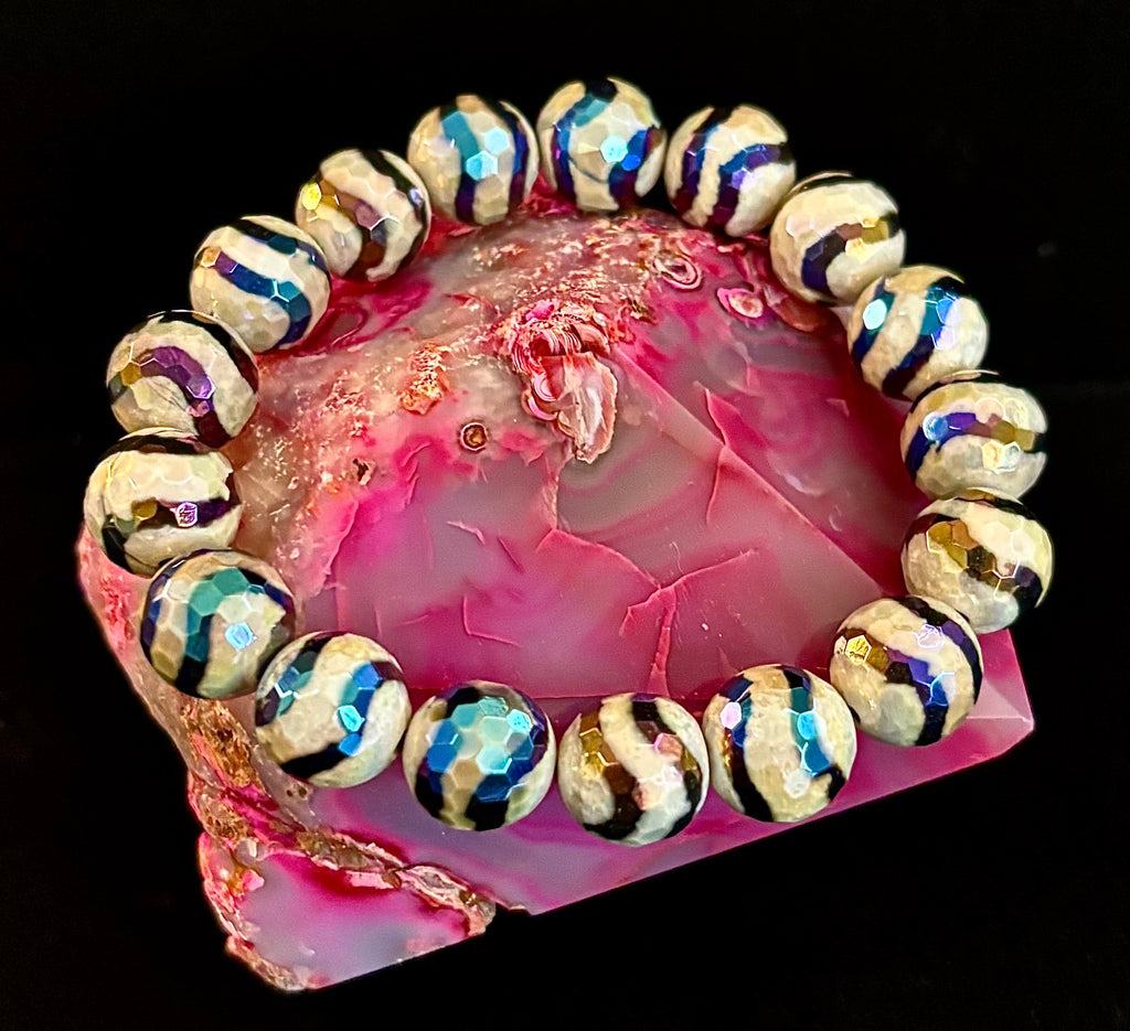Main Character Energy – Faceted Metallic Electroplated Agate Bracelet (10mm)