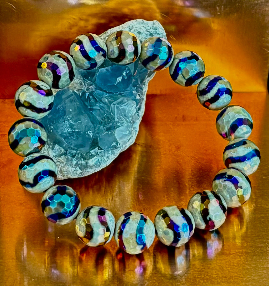 Main Character Energy – Faceted Metallic Electroplated Agate Bracelet (10mm)
