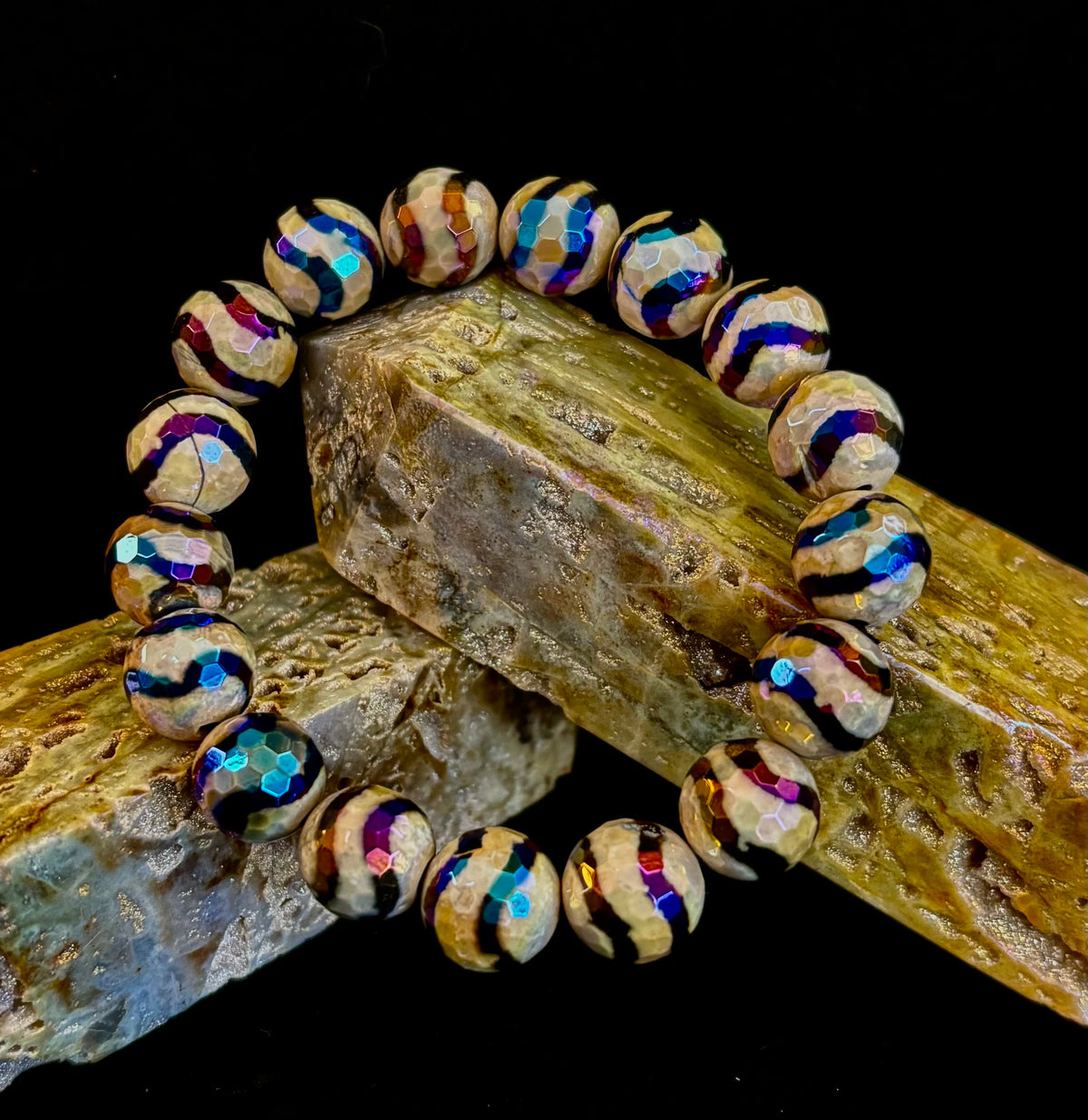 Main Character Energy – Faceted Metallic Electroplated Agate Bracelet (10mm)