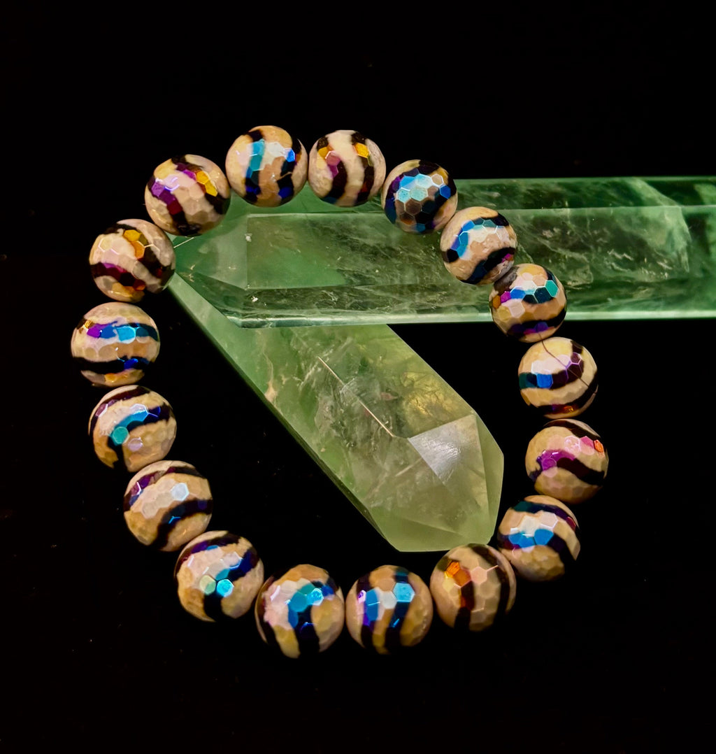 Main Character Energy – Faceted Metallic Electroplated Agate Bracelet (10mm)