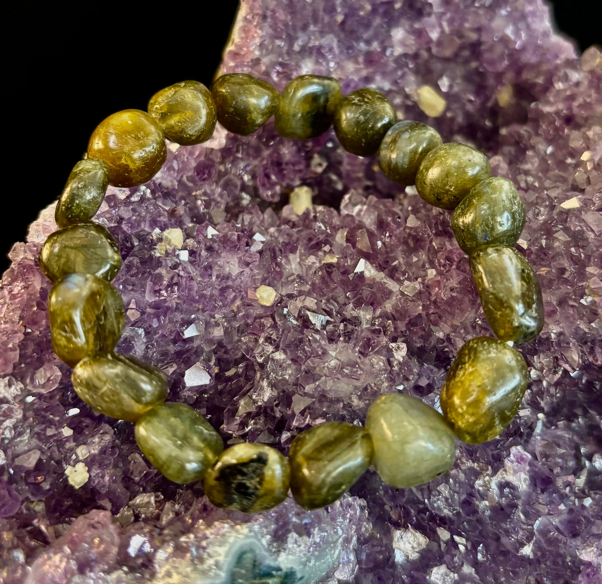 Cosmic Pebble Magic – Tumbled Natural Labradorite Bracelet (10–12mm)