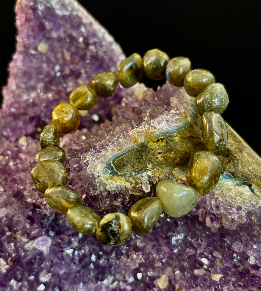 Cosmic Pebble Magic – Tumbled Natural Labradorite Bracelet (10–12mm)