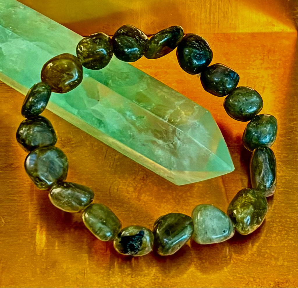 Cosmic Pebble Magic – Tumbled Natural Labradorite Bracelet (10–12mm)
