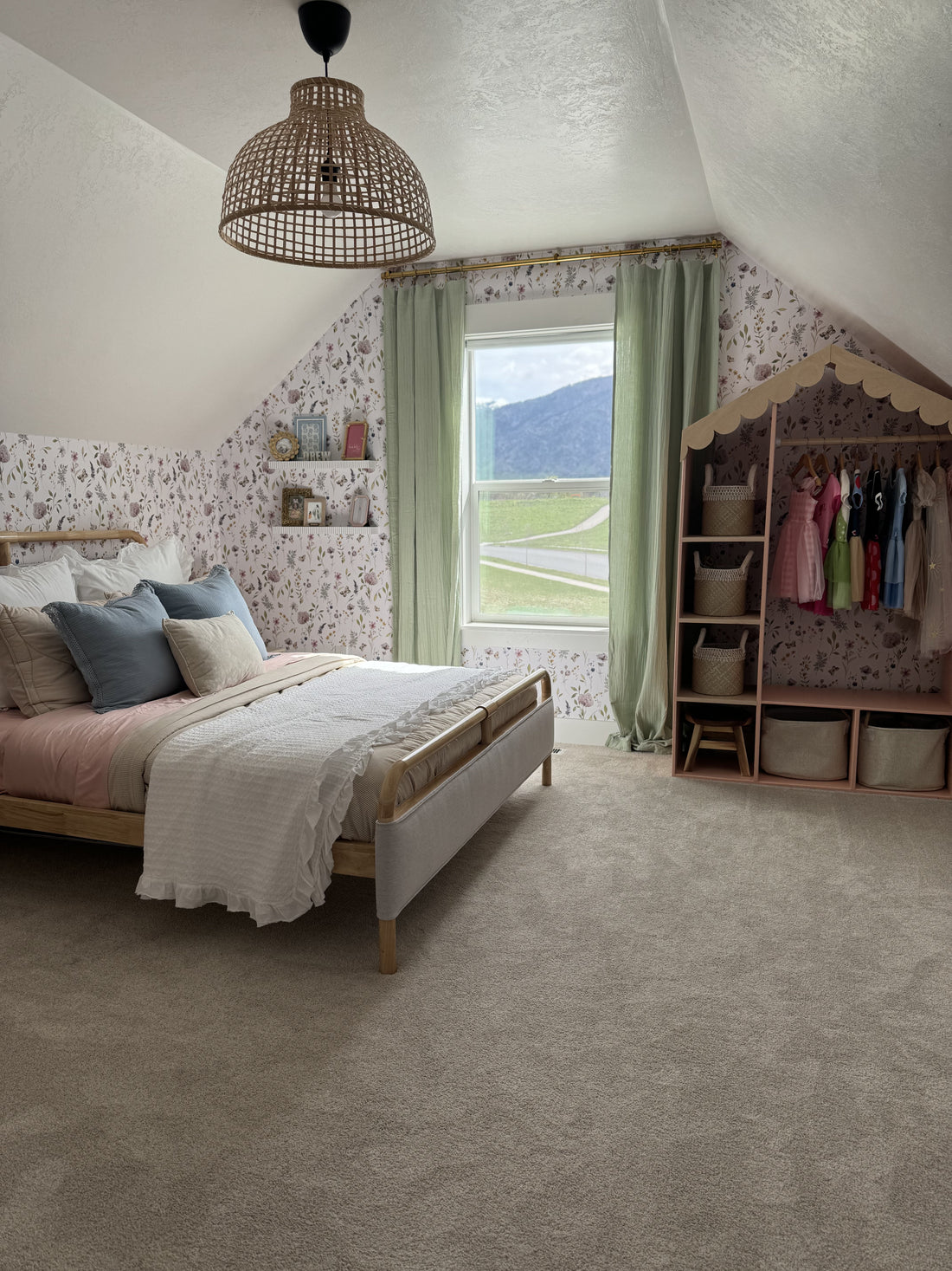 Valerie Floral Wallpaper in Sage-Green, Blush-Pink & Lavender
