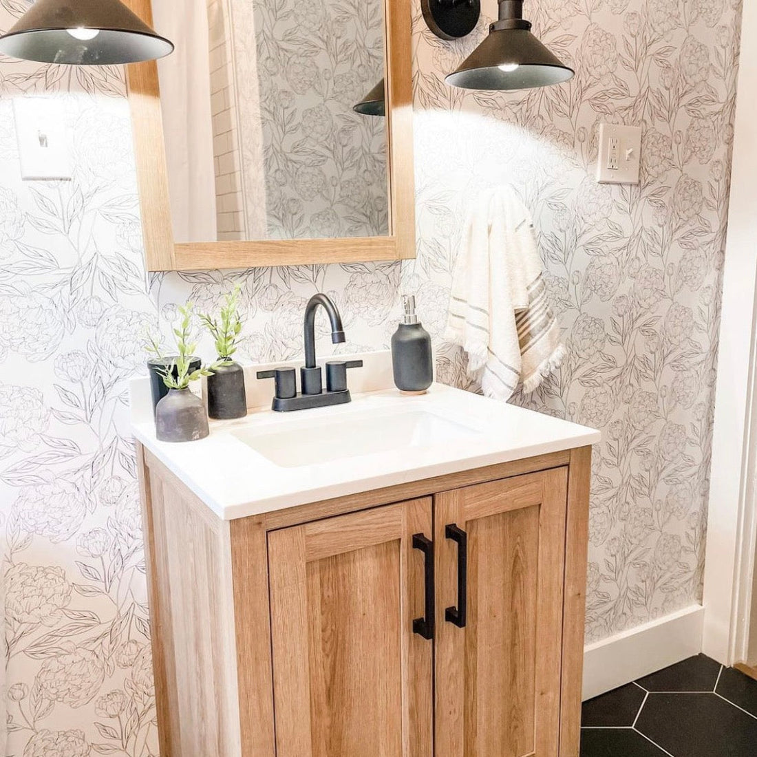 Farrah Modern Farmhouse Floral Wallpaper in Charcoal and Cream
