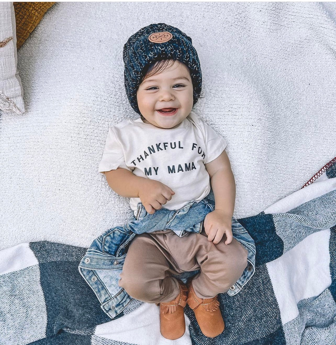 Minimalist cream kids t-shirt with Thankful for My Mama text for Thanksgiving and fall photography