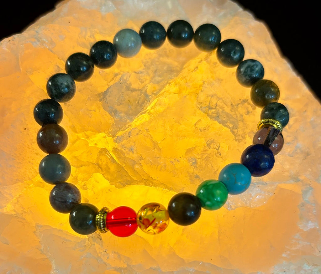 Chakra & India Onyx Reiki-Infused Healing Bracelet – Grounding Energy & Spiritual Balance