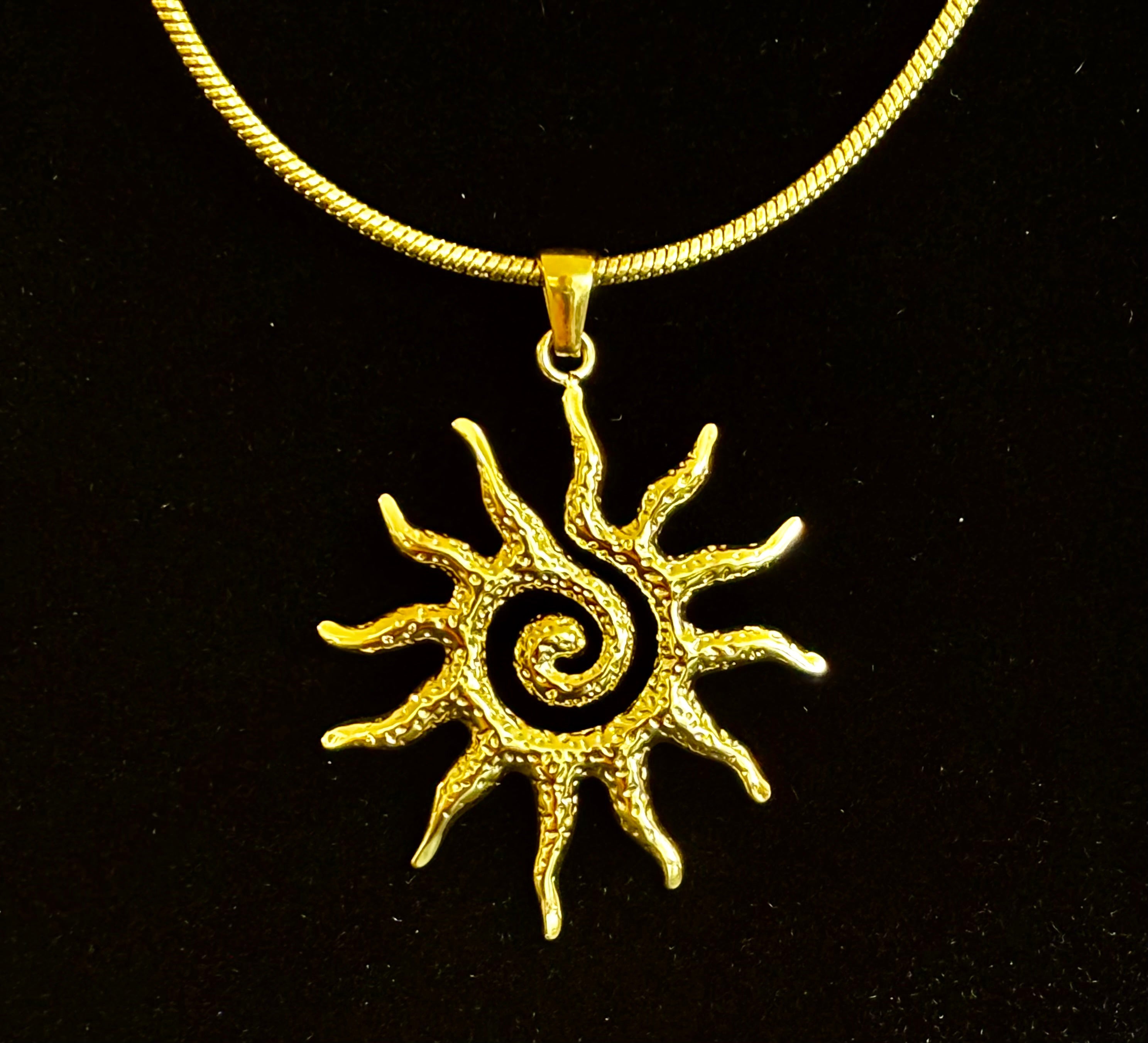 Vintage Sun Totem Pendant Necklace – Golden Radiance for Inner Strength & Style