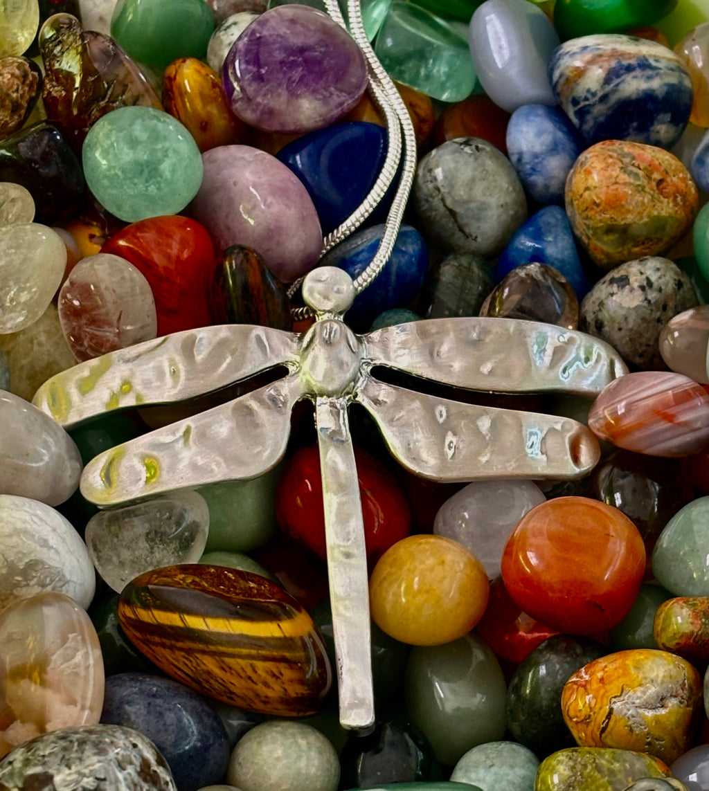 🐉 Dragonfly Pendant Necklace – Embrace Change, Fly Fierce