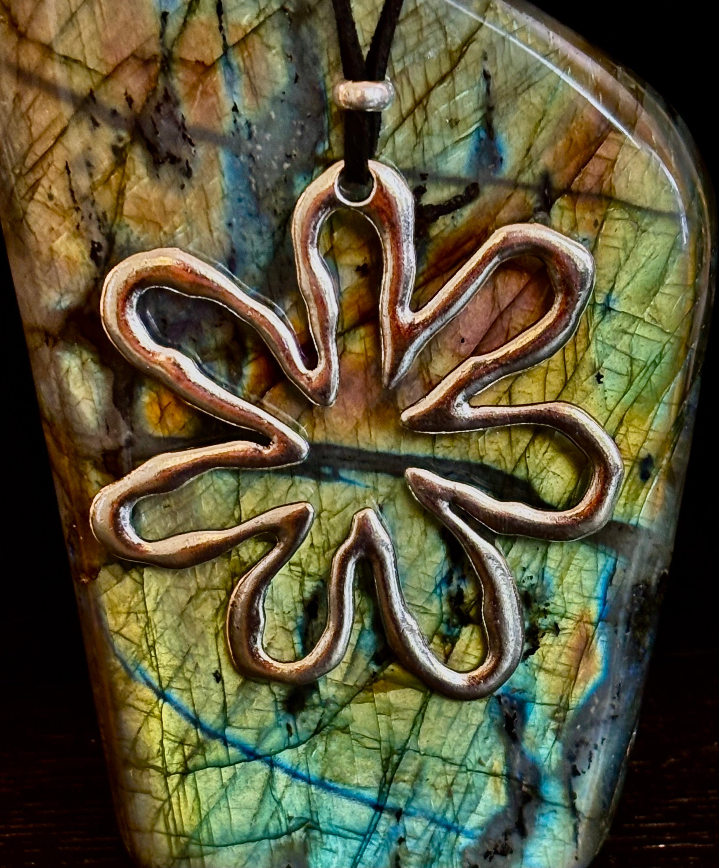 Hollow Out Flower Charm Necklace – Free-Spirited, Fierce, and Fabulous
