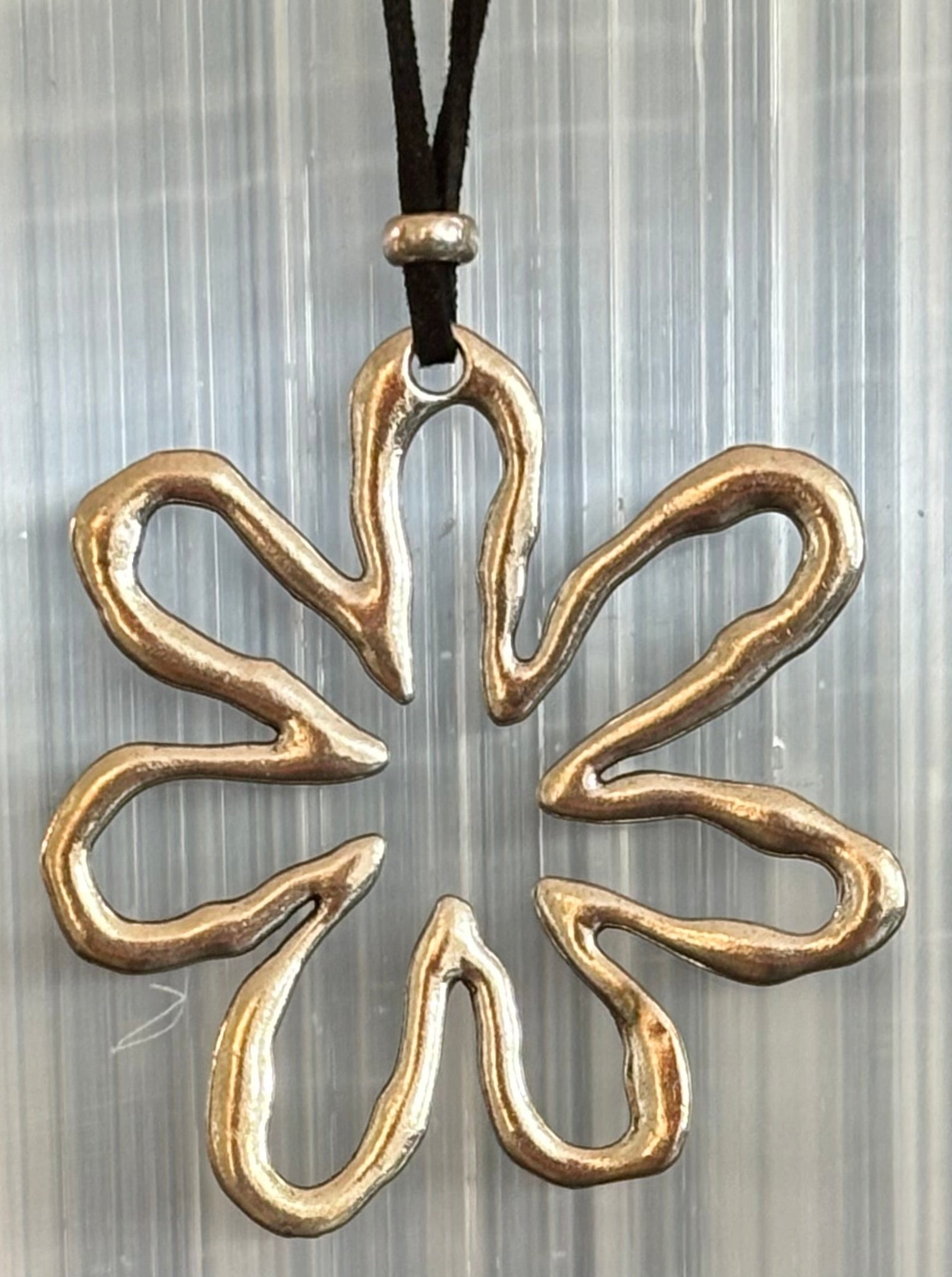 Hollow Out Flower Charm Necklace – Free-Spirited, Fierce, and Fabulous