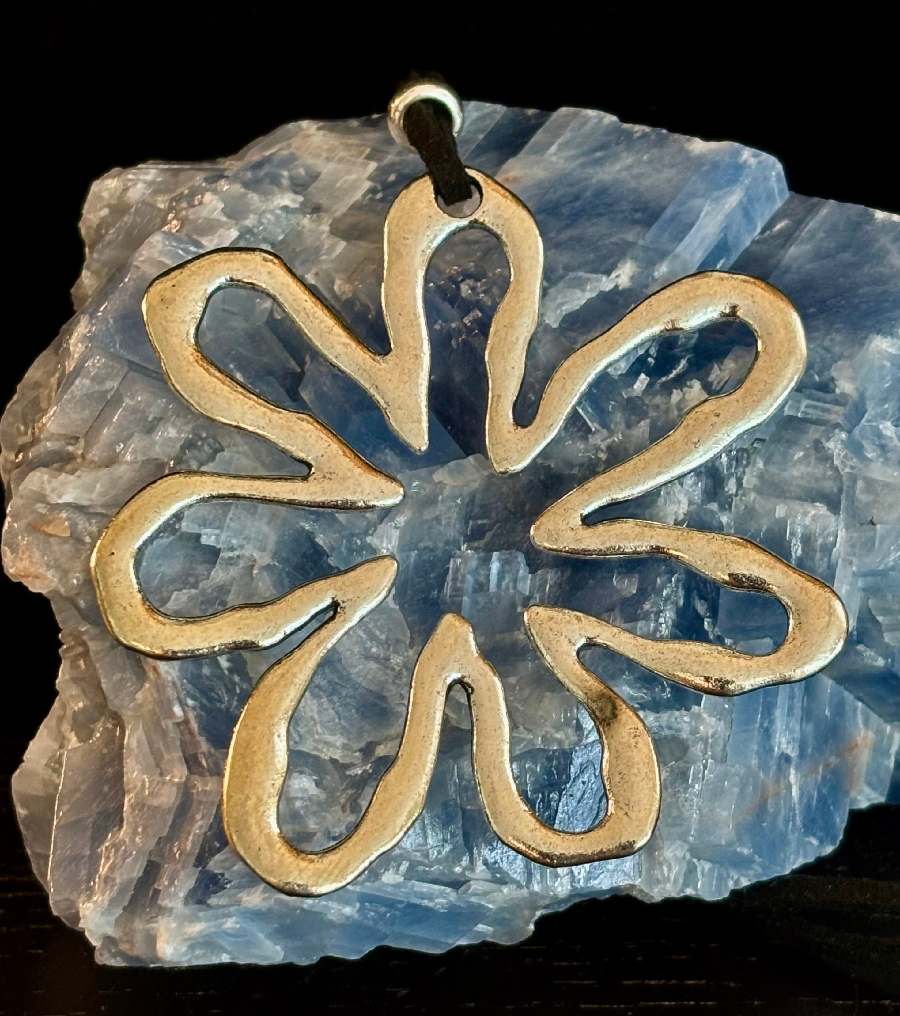 Hollow Out Flower Charm Necklace – Free-Spirited, Fierce, and Fabulous