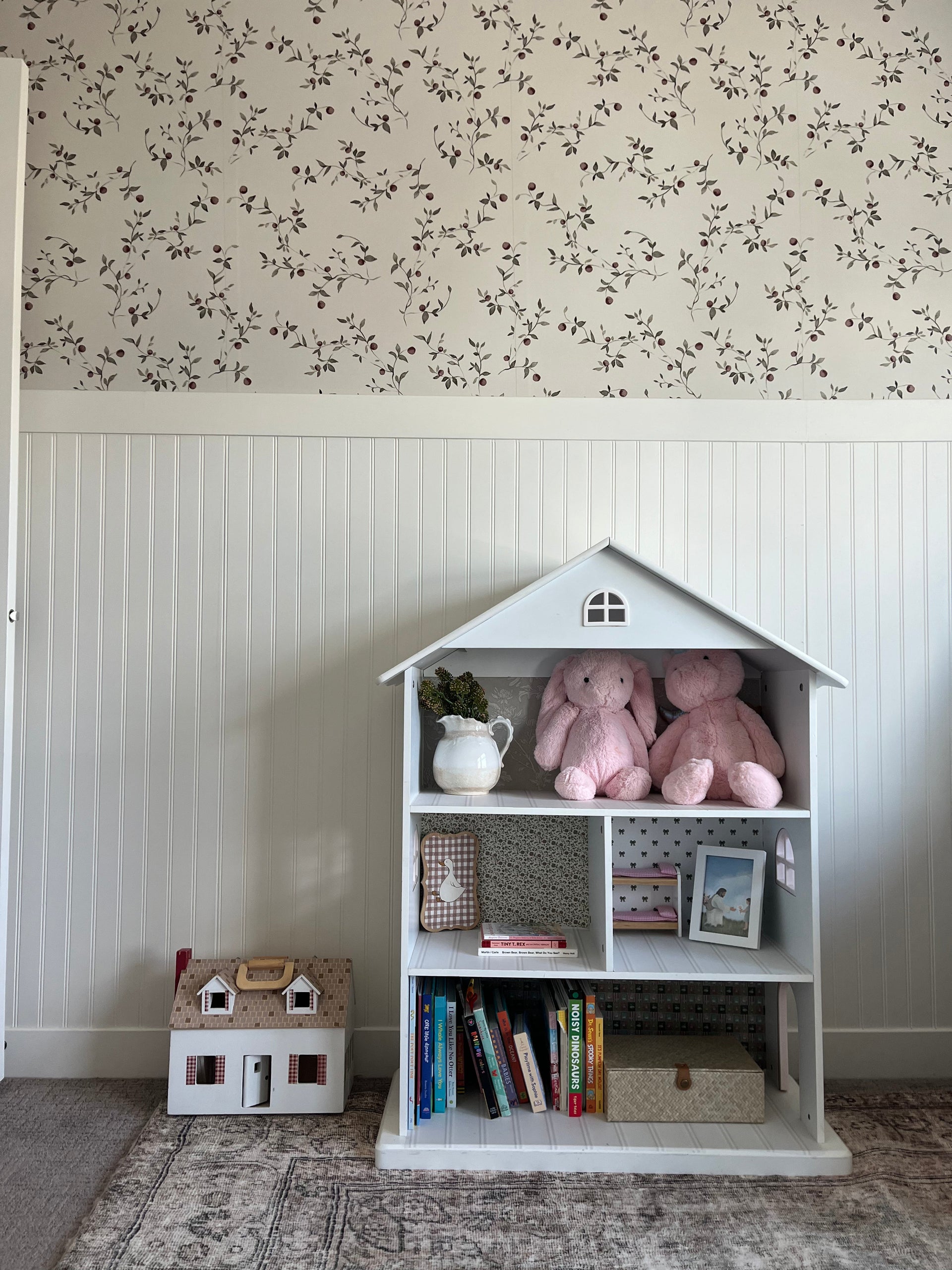 Gala Floral Wallpaper: Sage-Green, Cream & Muted-Red Cottagecore