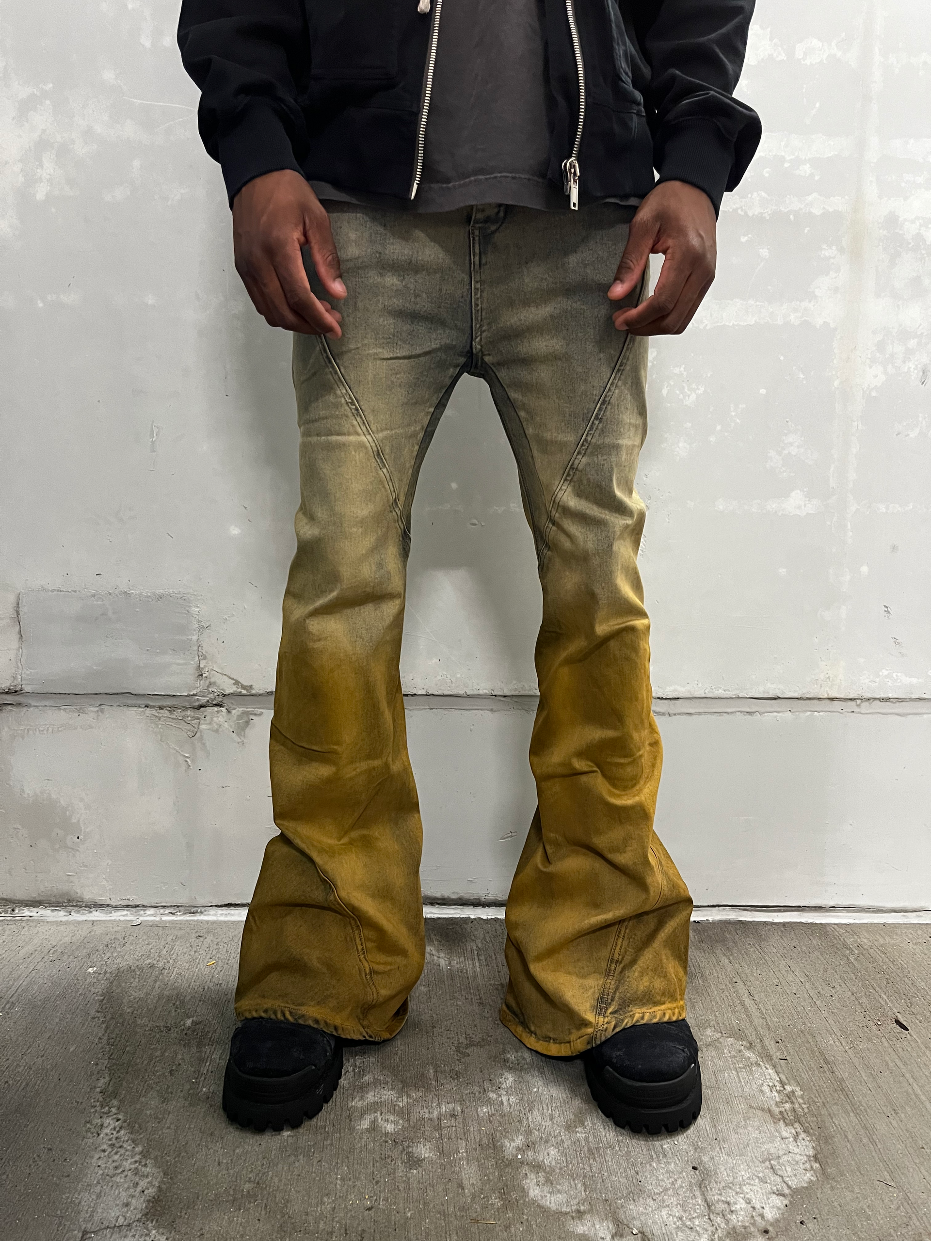 Wideboy Sunset Flare Jeans in Blue and Brown - Image 3