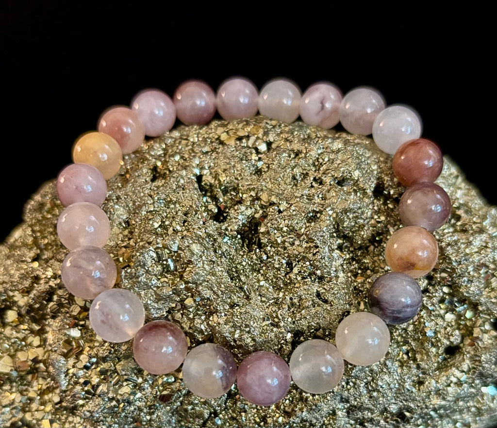 Elegant Natural Quartz Crystal Bracelet – Soothing Energy and Timeless Style