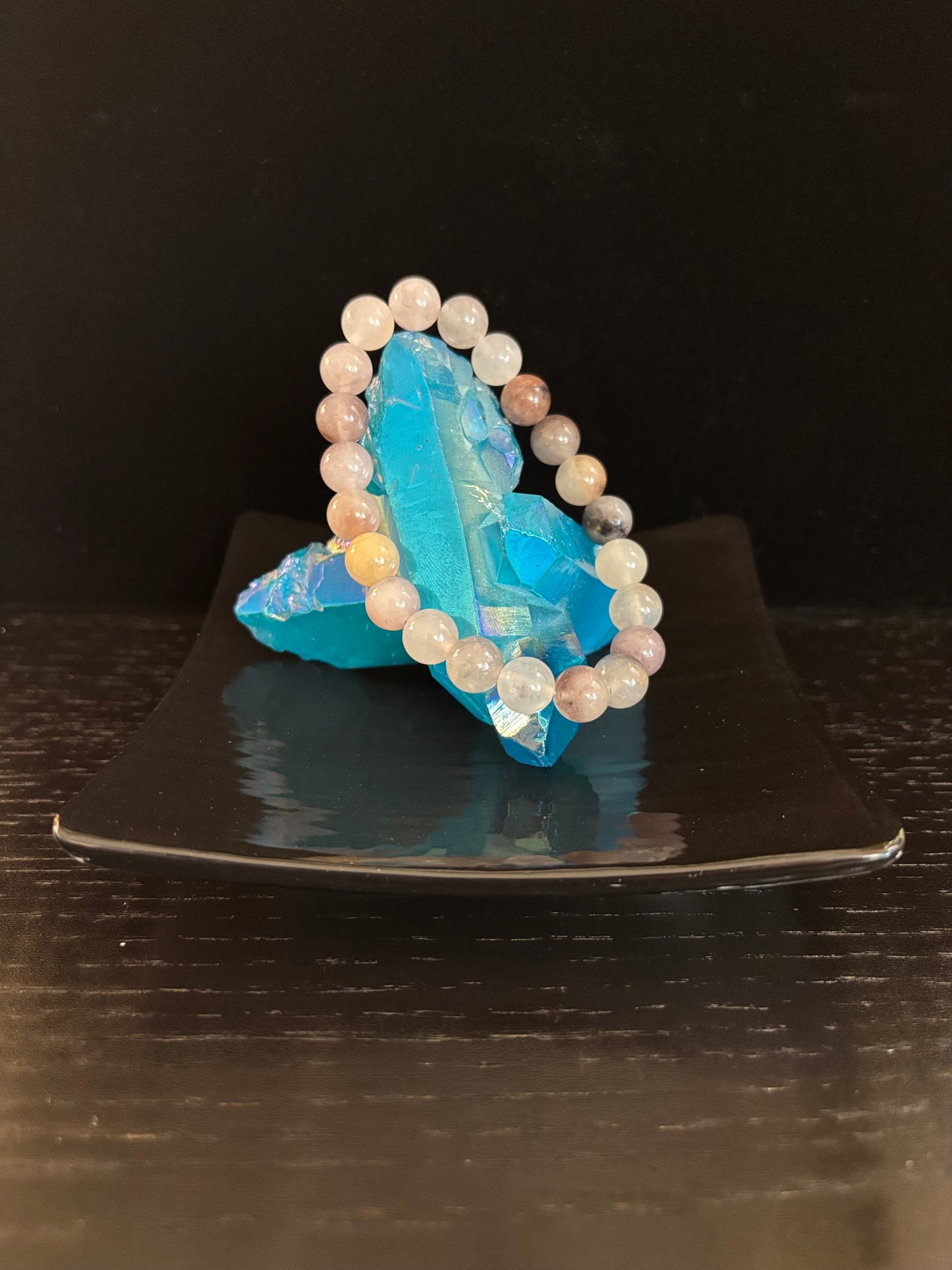 Elegant Natural Quartz Crystal Bracelet – Soothing Energy and Timeless Style