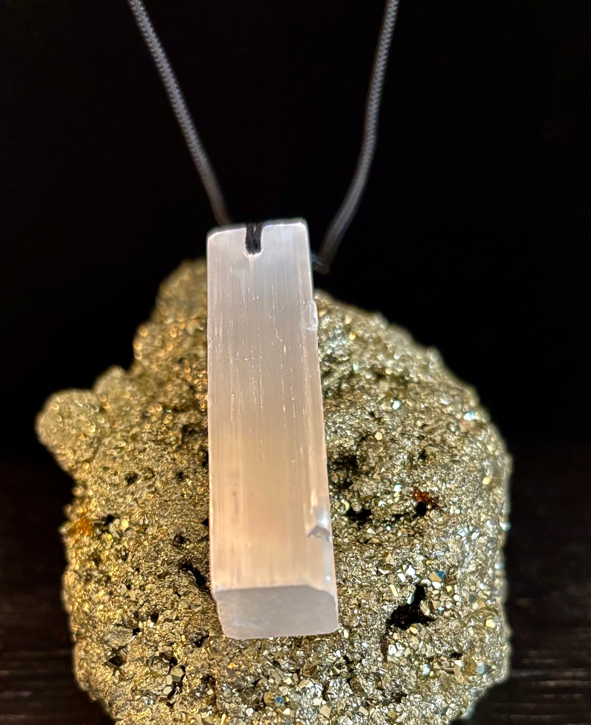 Selenite Pendant Rough Stone Necklace – Cleanse, Balance & Protect