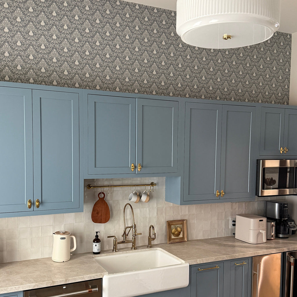 Adela grey and white floral patterned wallpaper