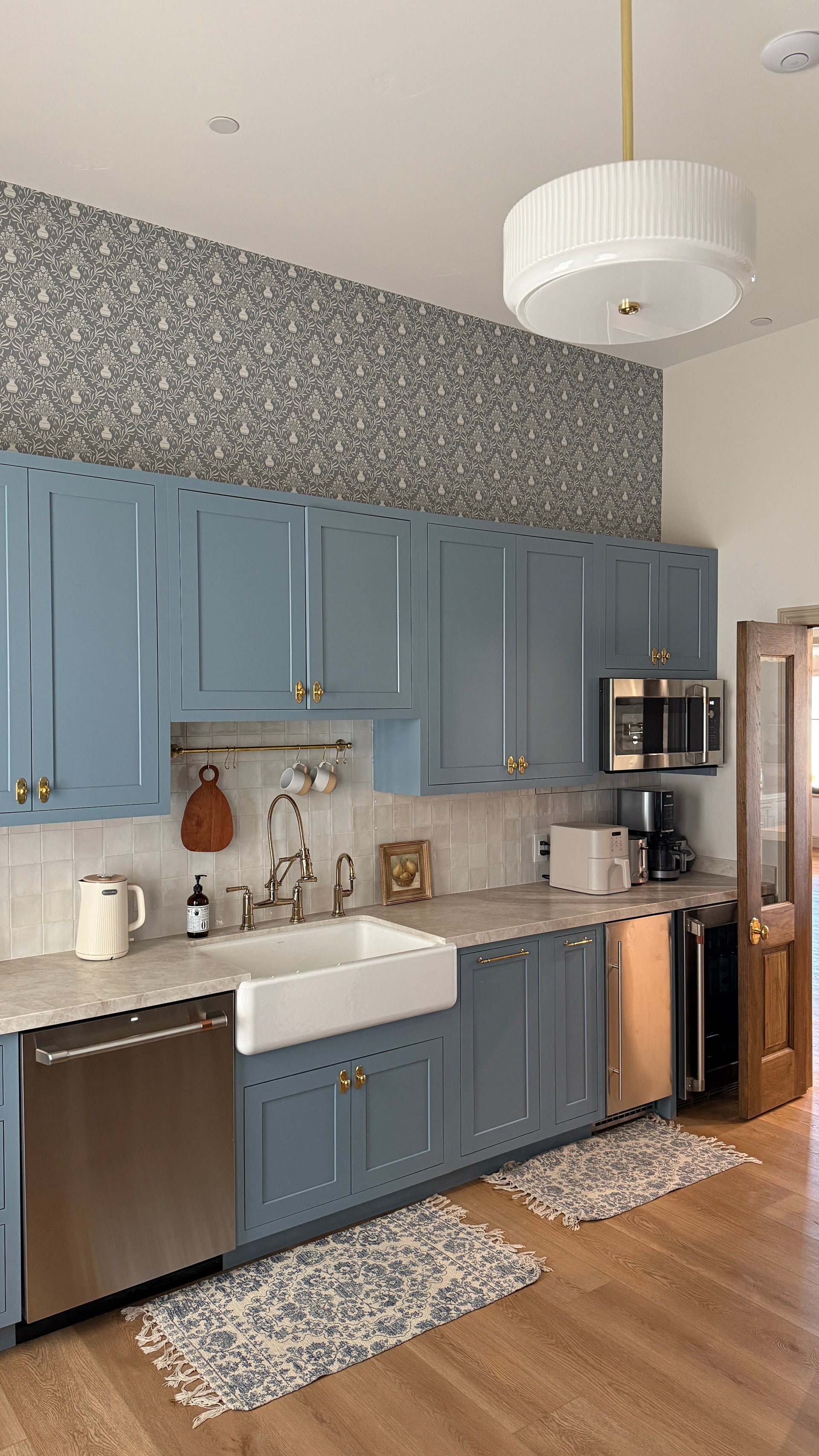 Adela Grey and White Floral Transitional Wallpaper