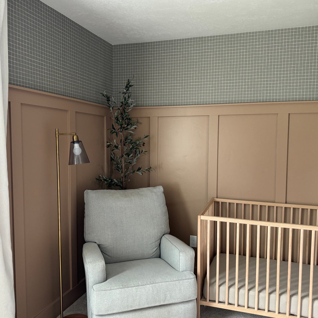 Hudson wallpaper print by Daphne and Sage featuring a modern pattern