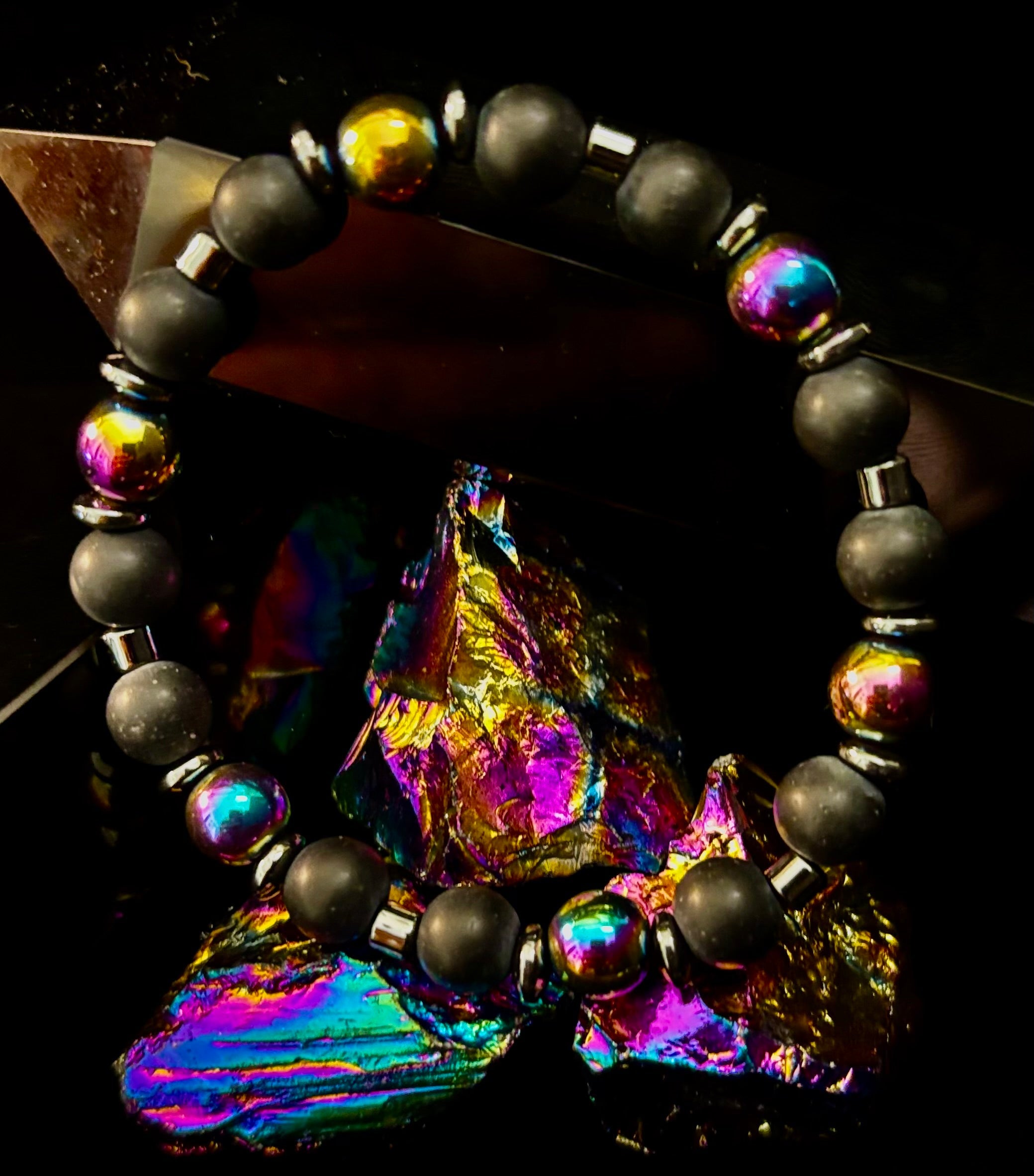 Hematite and Natural Stone Unisex Stretch Bracelet – Medium Fit, Sleek Fusion Style