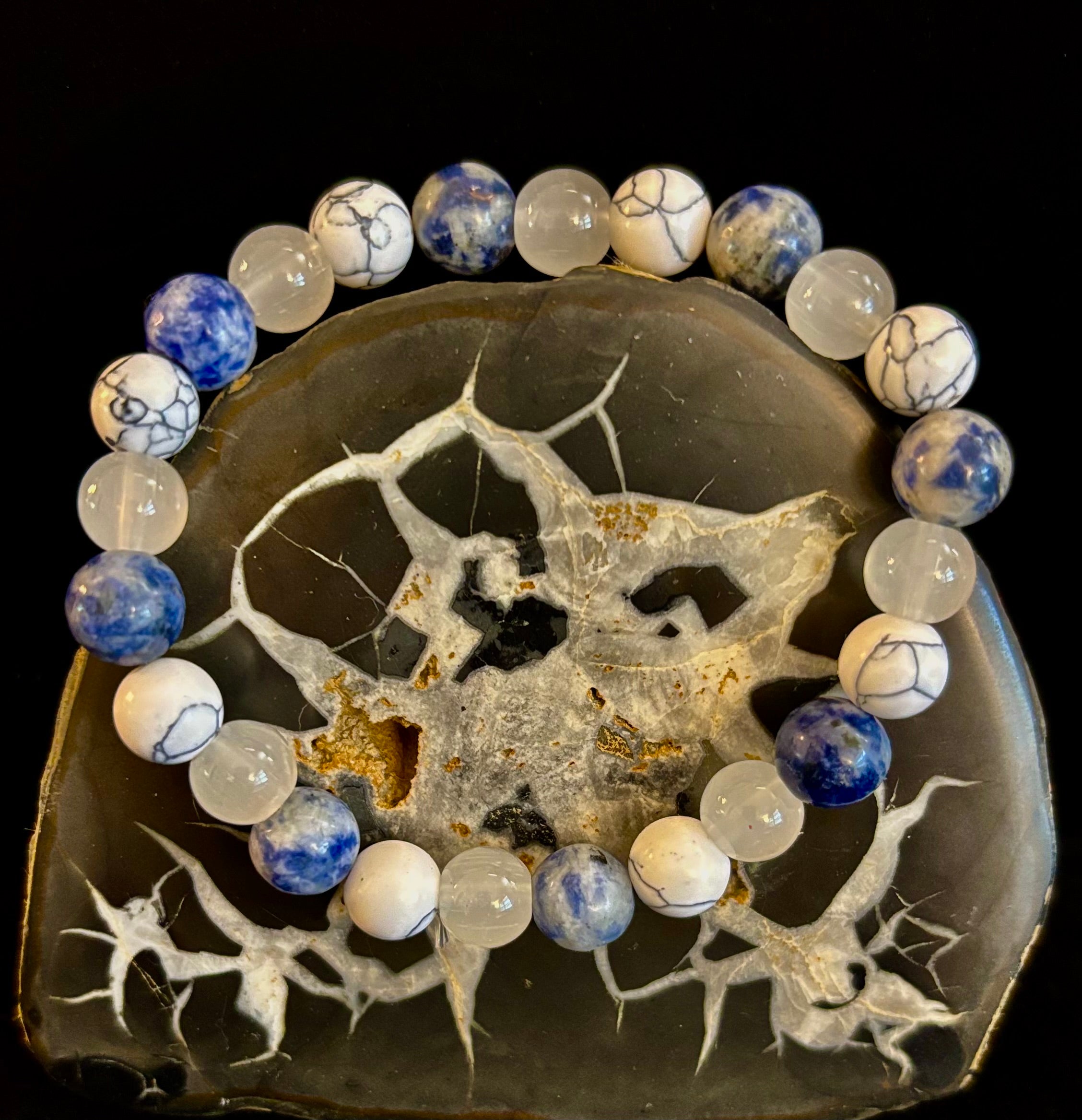 Lapis Lazuli, White Turquoise & Selenite Beaded Bracelet – Protection, Grounding & Spiritual Clarity