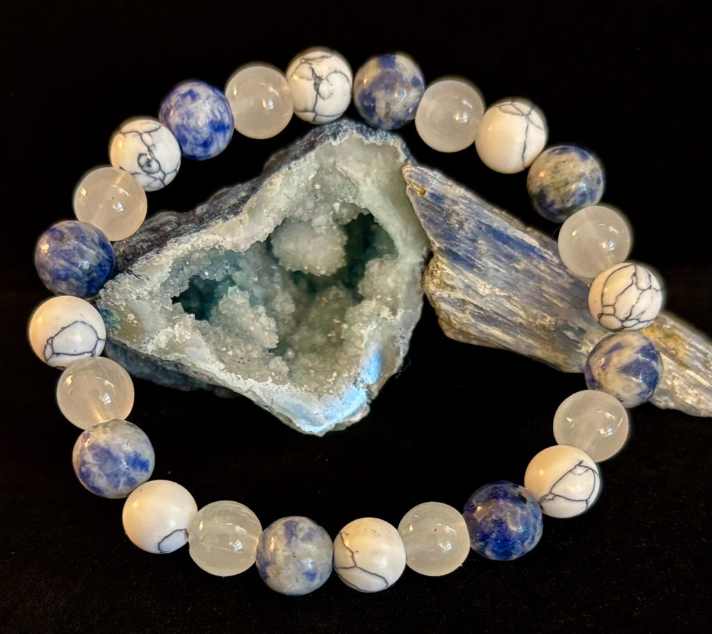 Lapis Lazuli, White Turquoise & Selenite Beaded Bracelet – Protection, Grounding & Spiritual Clarity
