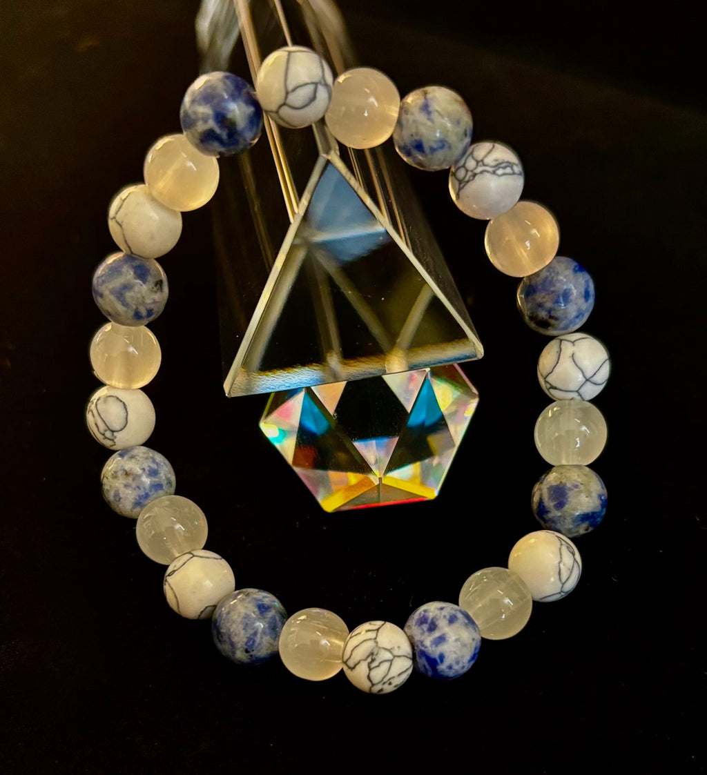 Lapis Lazuli, White Turquoise & Selenite Beaded Bracelet – Protection, Grounding & Spiritual Clarity