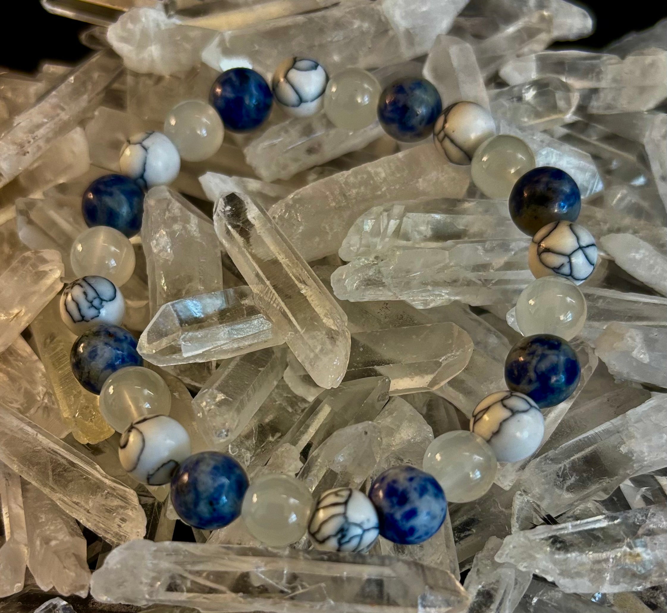Lapis Lazuli, White Turquoise & Selenite Beaded Bracelet – Protection, Grounding & Spiritual Clarity