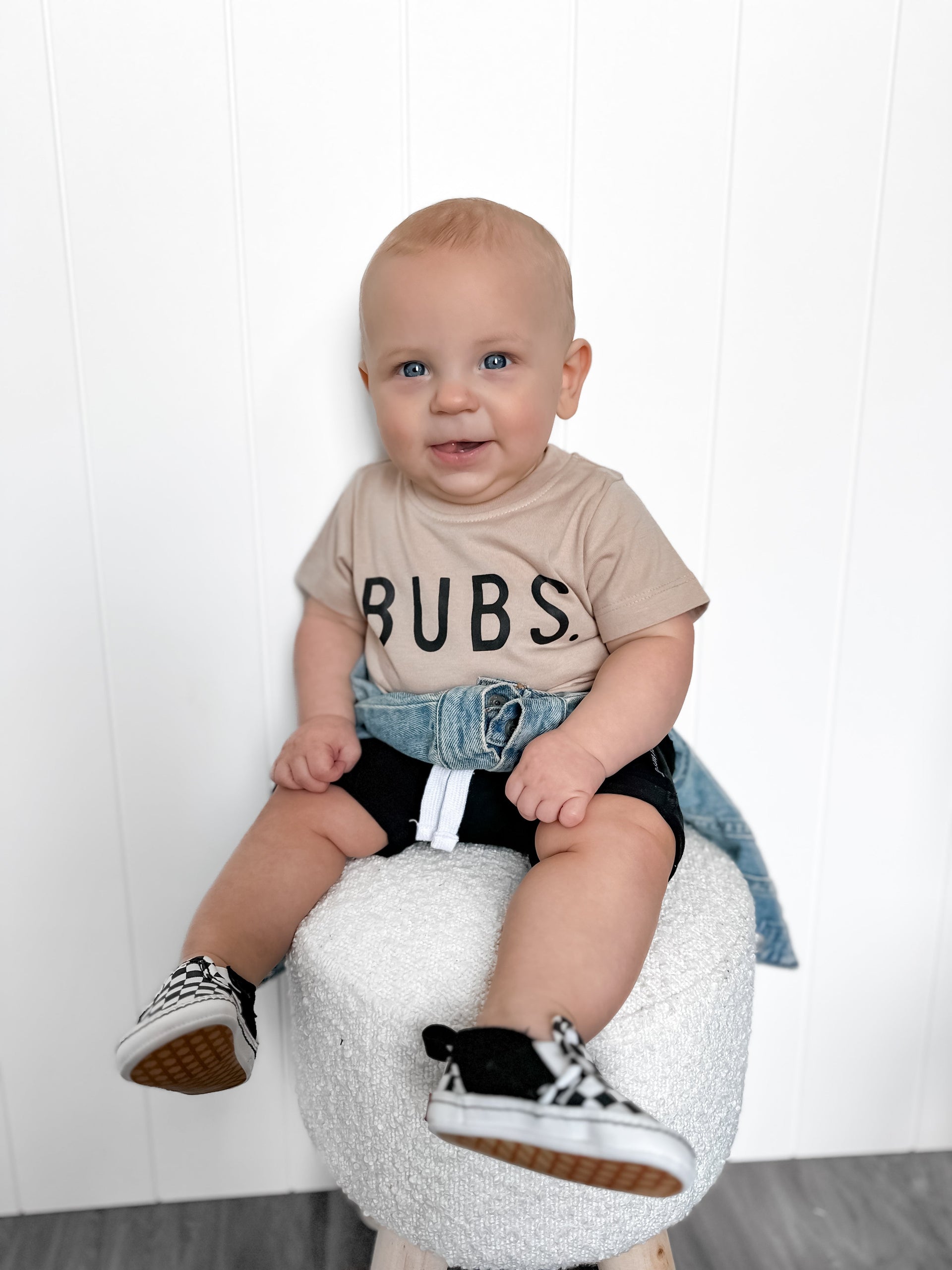 Minimalist BUBS. Cotton Tee Classic Fit Unisex T-Shirt