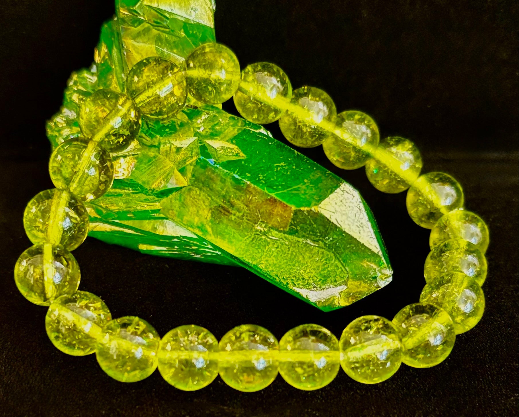 Green Peridot Healing Bracelet – 8mm or 10mm Beads for Abundance, Growth & Emotional Clarity